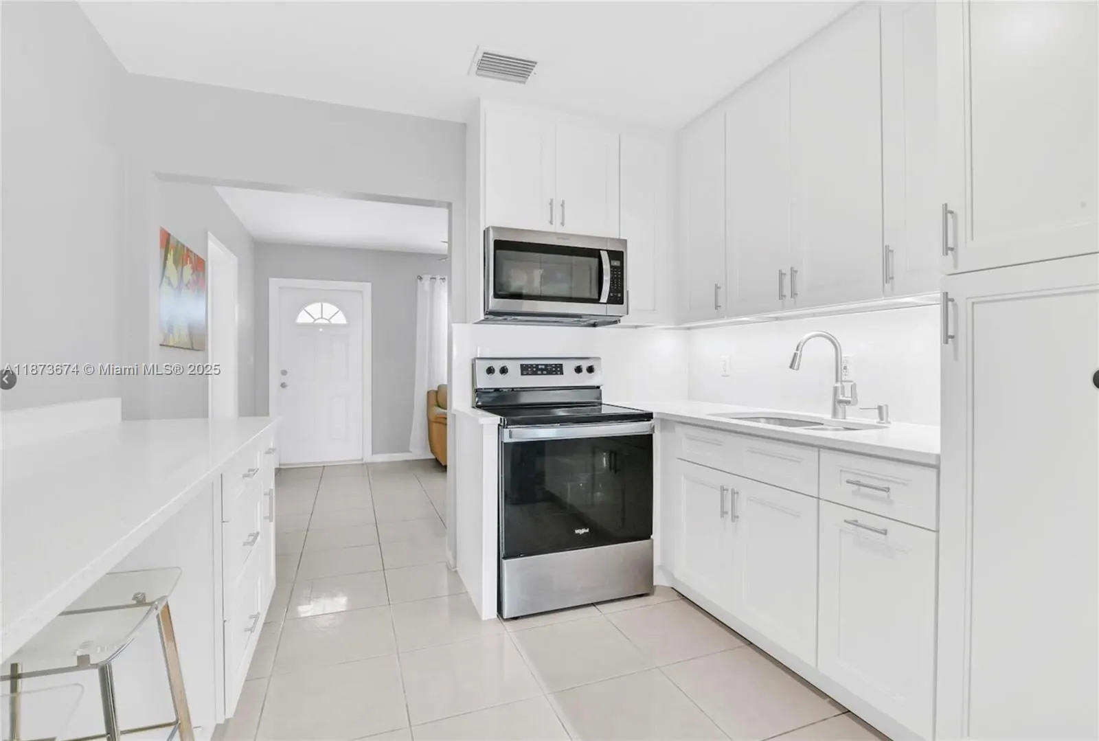 822 Avenida Hermosa