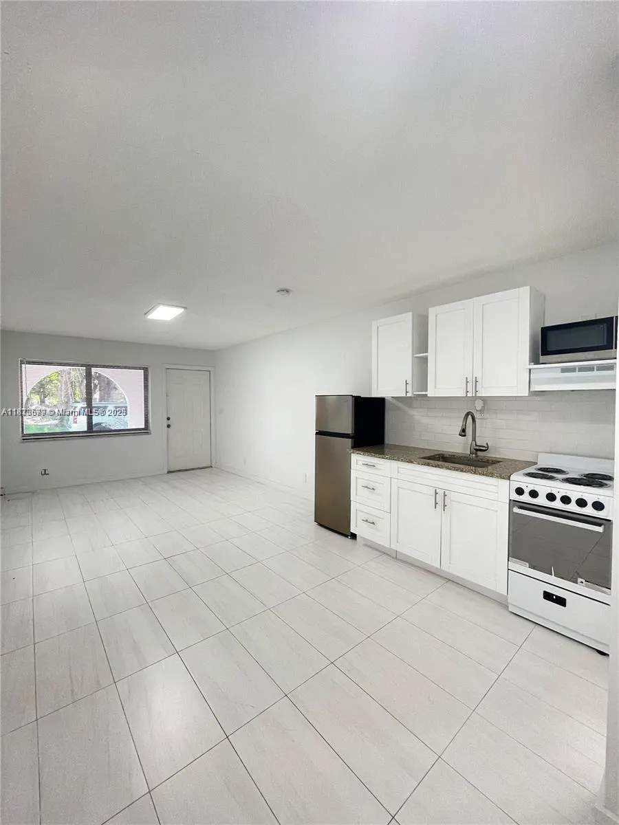 2300 SW 18th Ter, #2