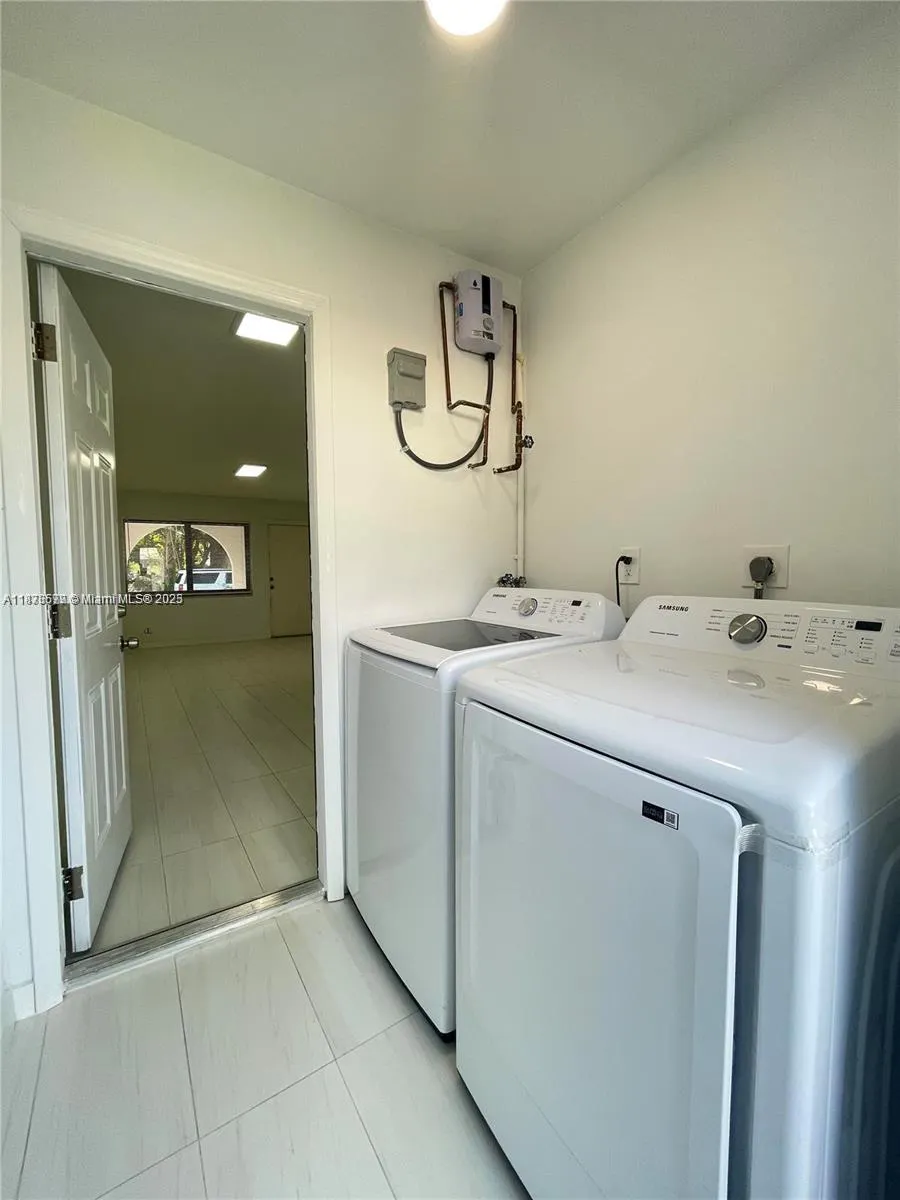 2300 SW 18th Ter, #2