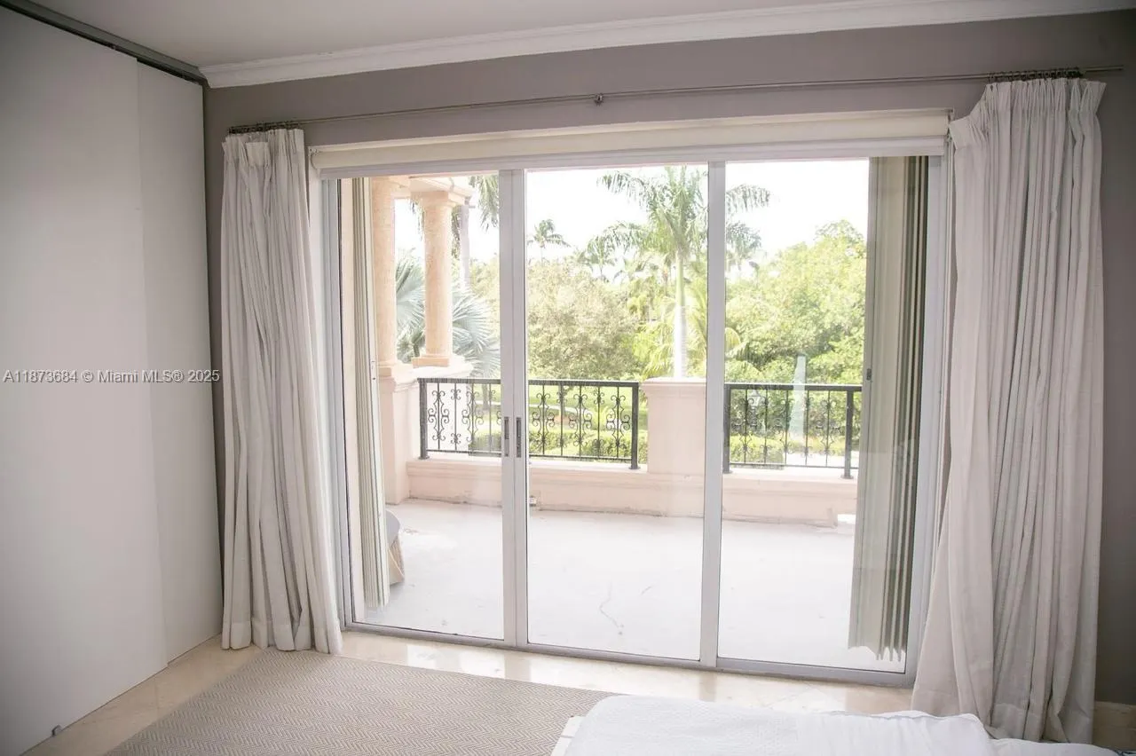 19227 Fisher Island Dr, #19227