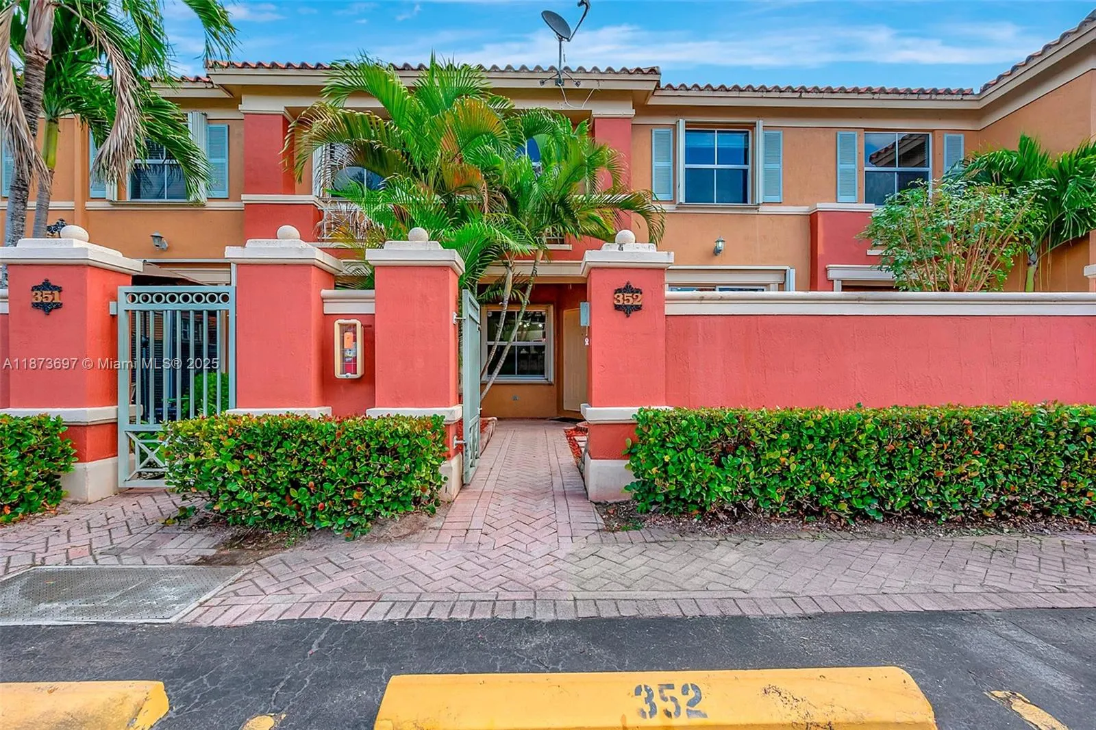 6141 NW 115th Pl, #352