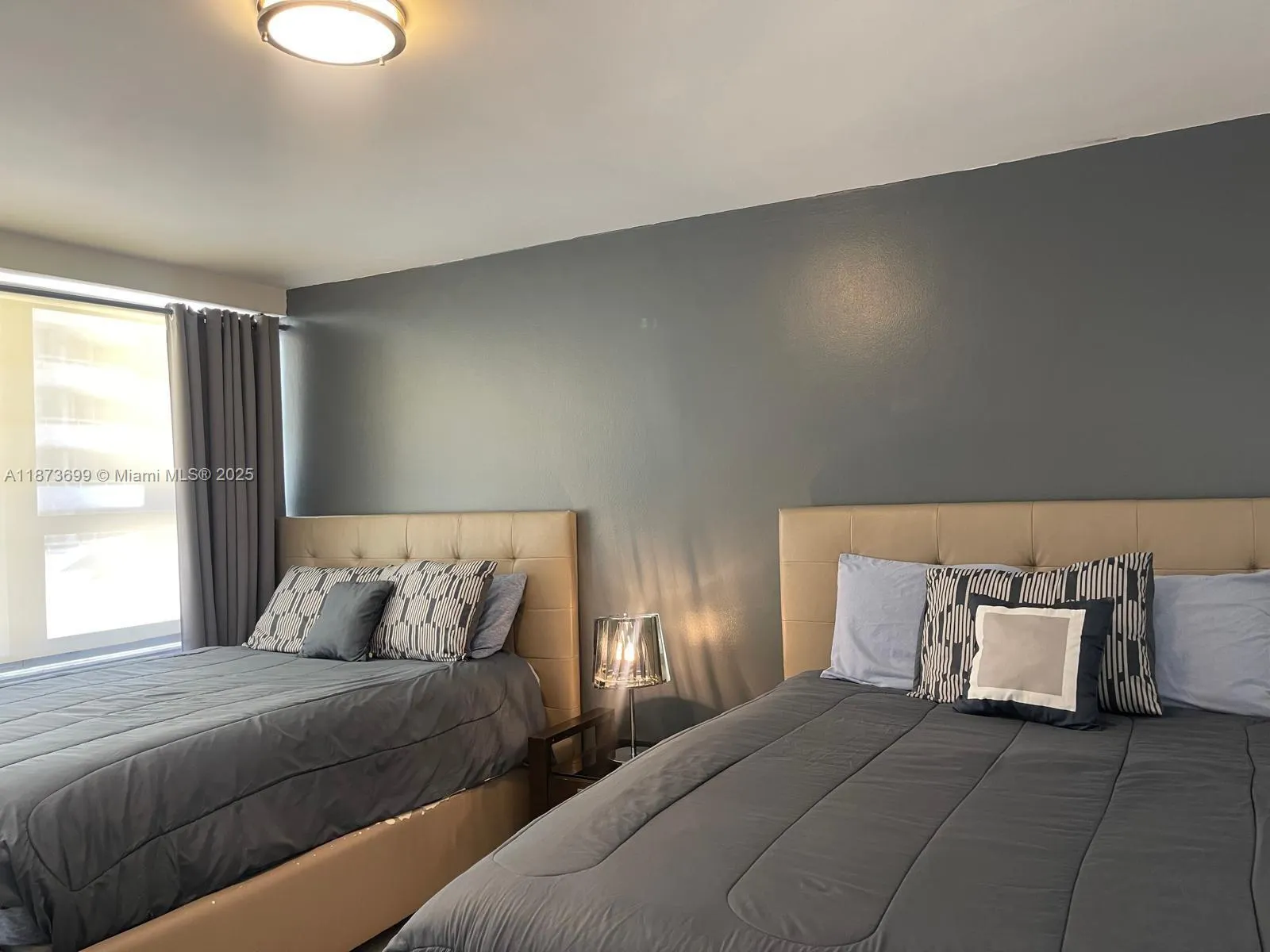 5225 Collins Ave, #515