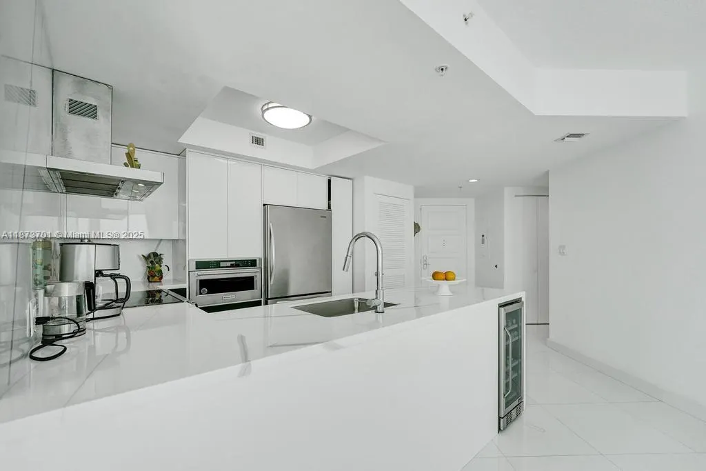 150 Sunny Isles Blvd, #1-1606