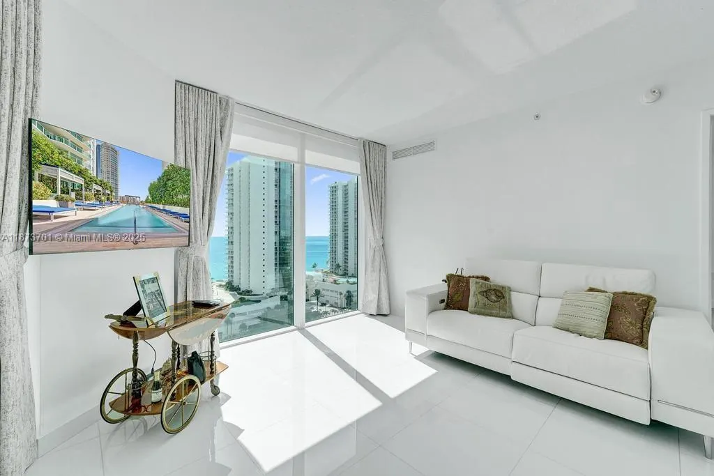 150 Sunny Isles Blvd, #1-1606