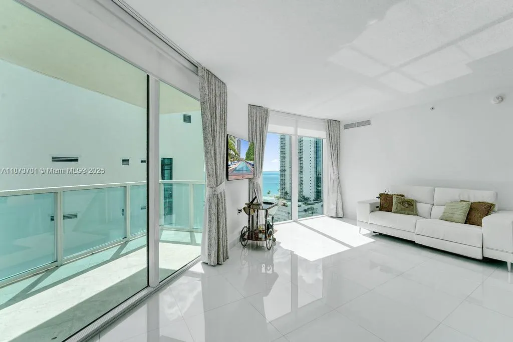 150 Sunny Isles Blvd, #1-1606