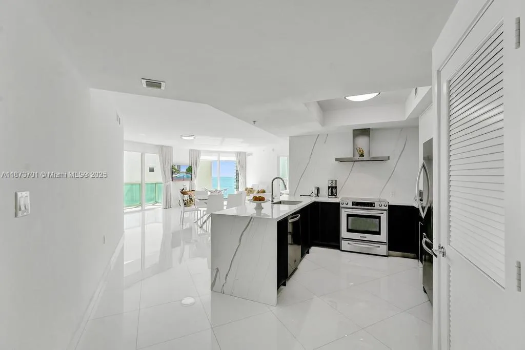 150 Sunny Isles Blvd, #1-1606