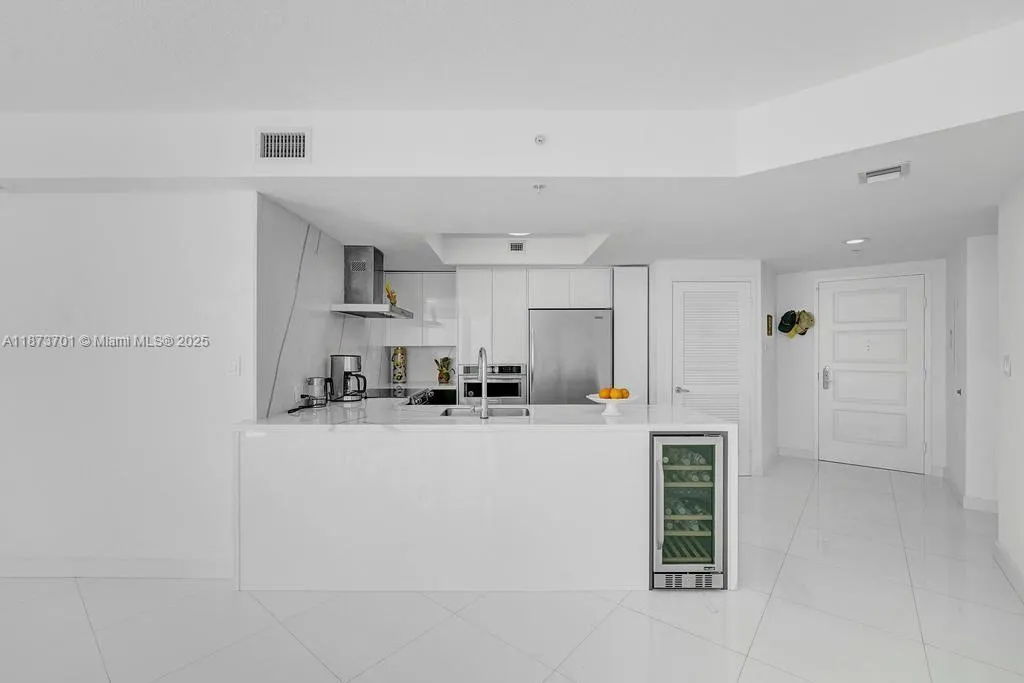 150 Sunny Isles Blvd, #1-1606