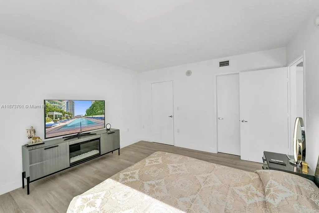 150 Sunny Isles Blvd, #1-1606