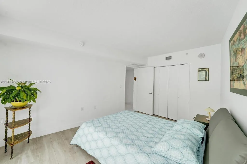 150 Sunny Isles Blvd, #1-1606