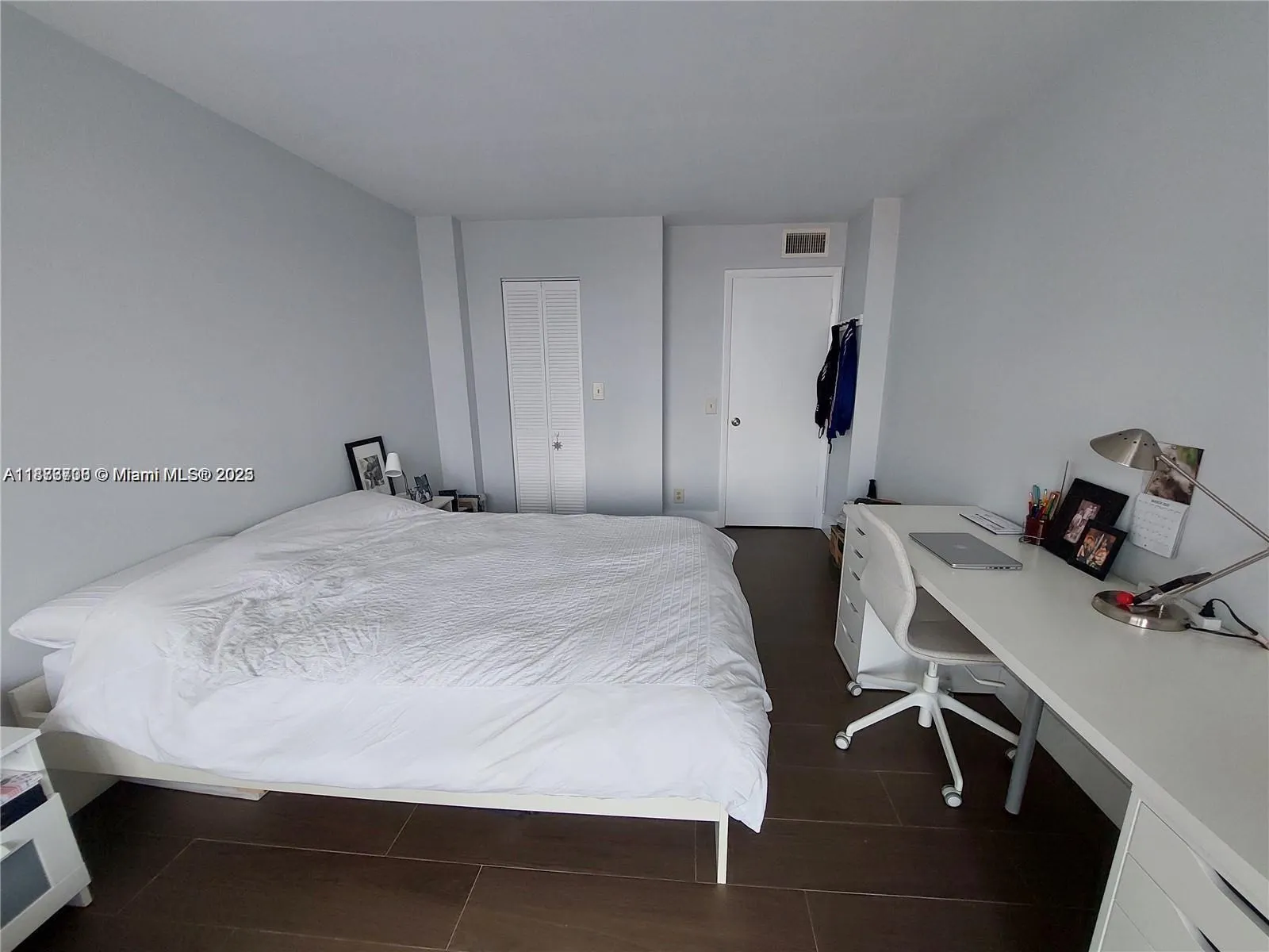 2741 Taft St, #305