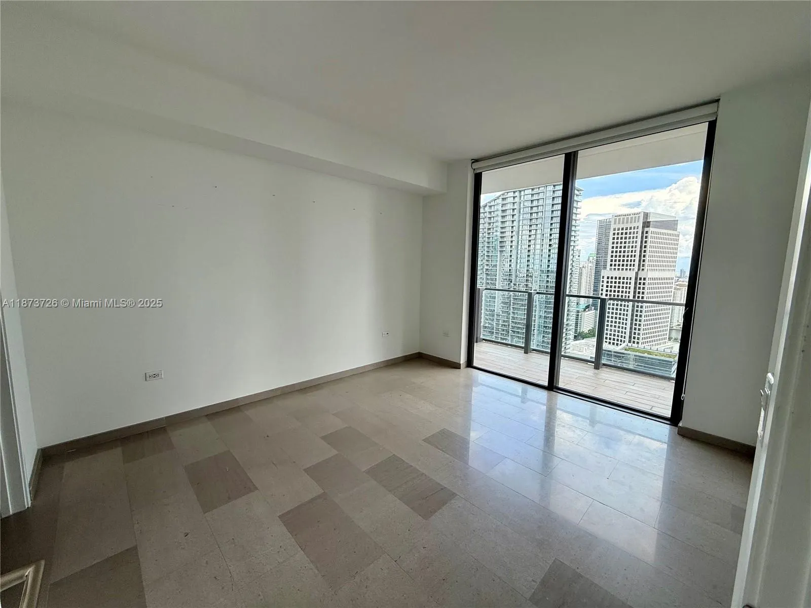 88 SW 7th St, #3105