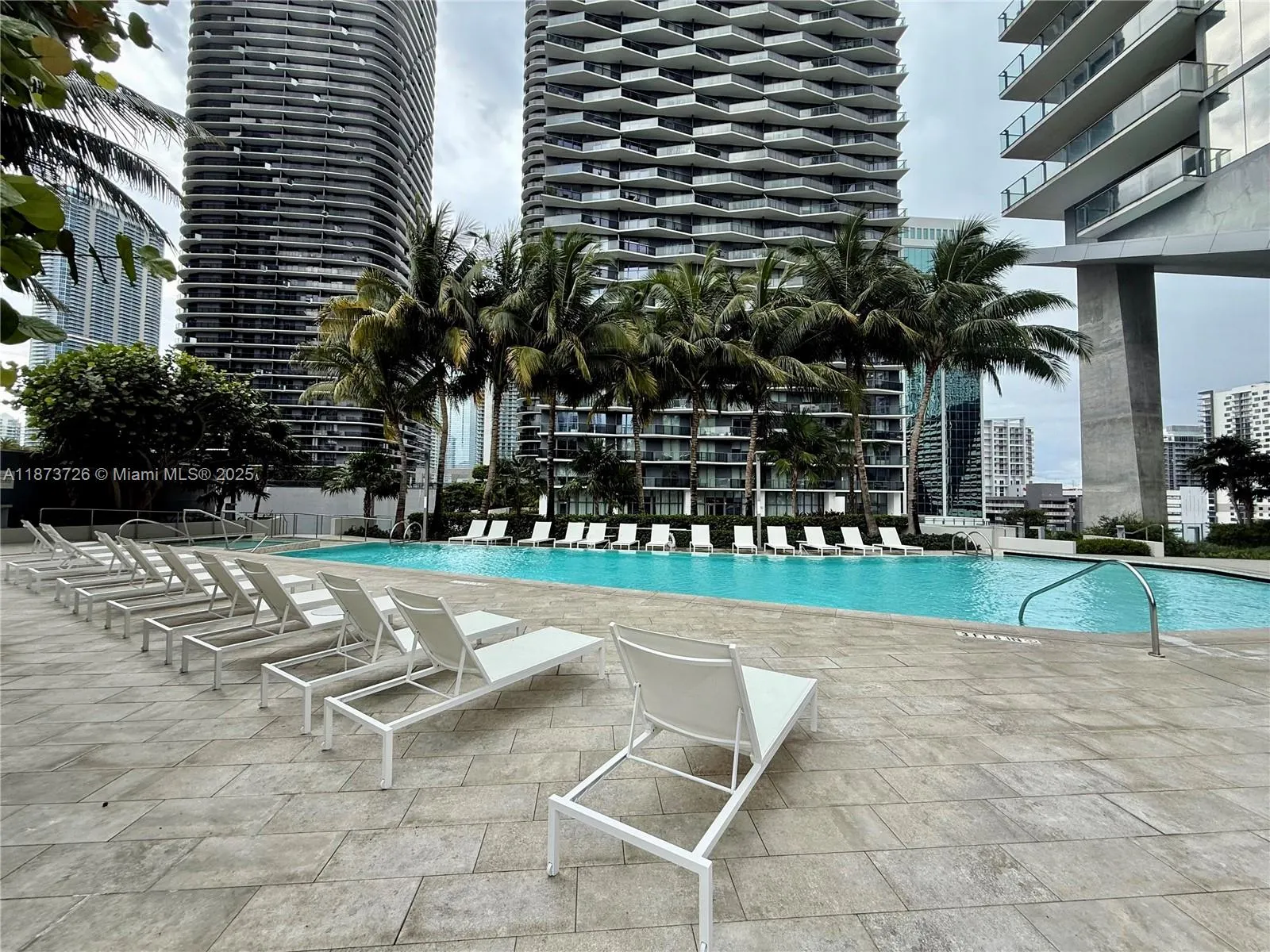 88 SW 7th St, #3105
