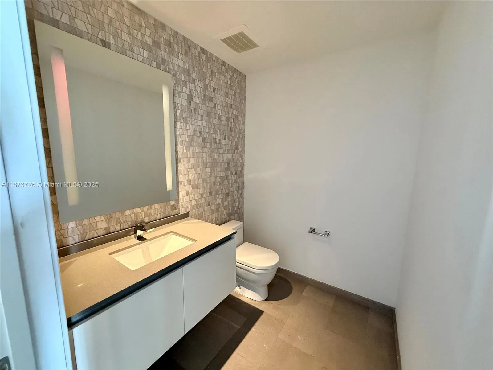 88 SW 7th St, #3105