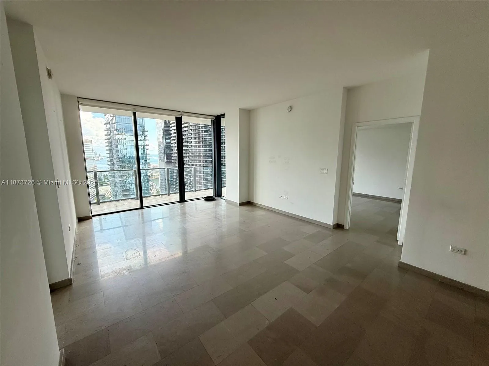 88 SW 7th St, #3105