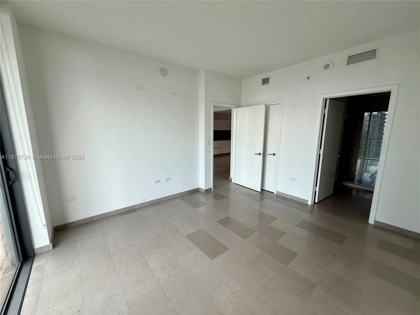 88 SW 7th St, #3105