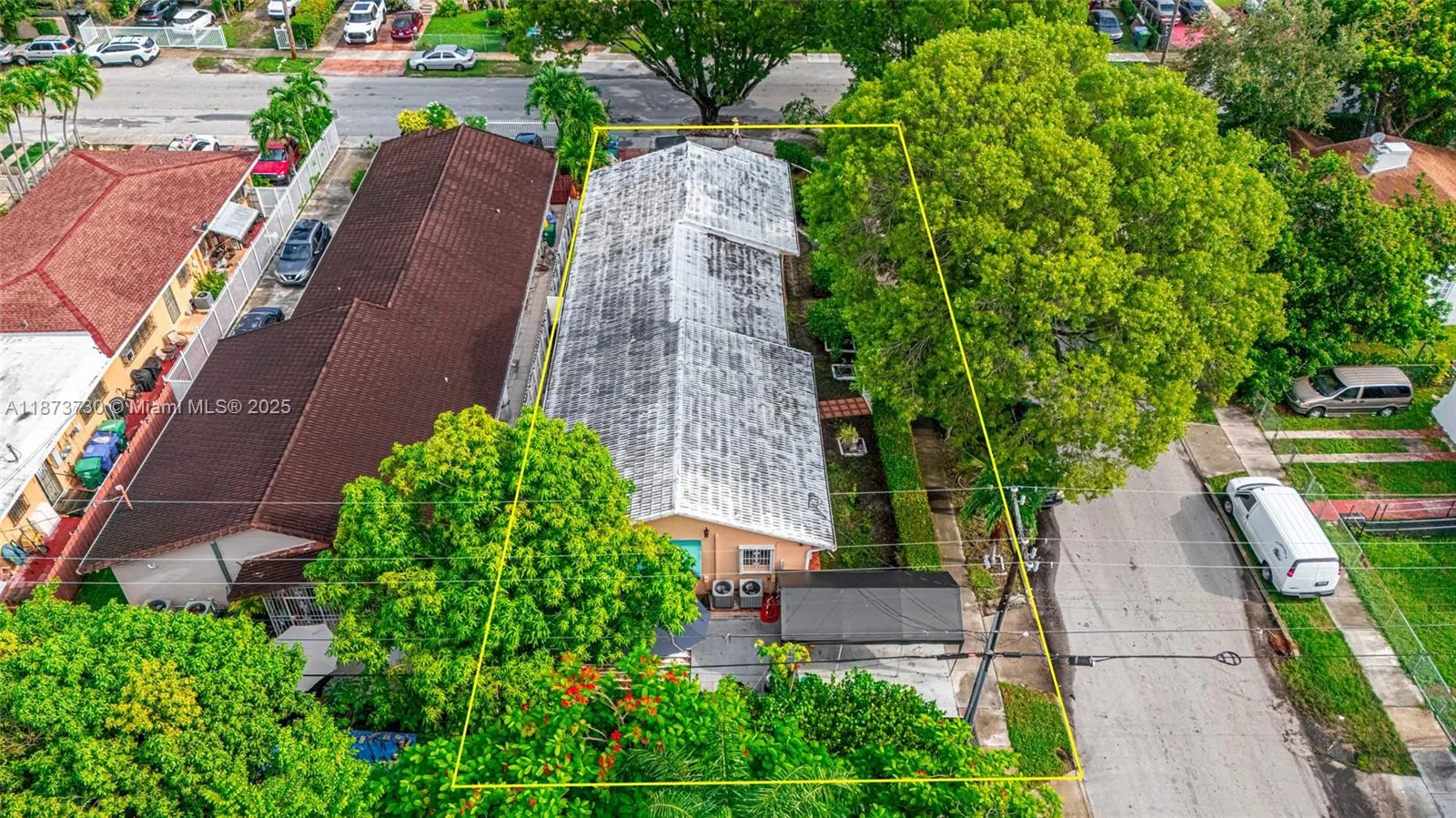 2500 SW 11th St