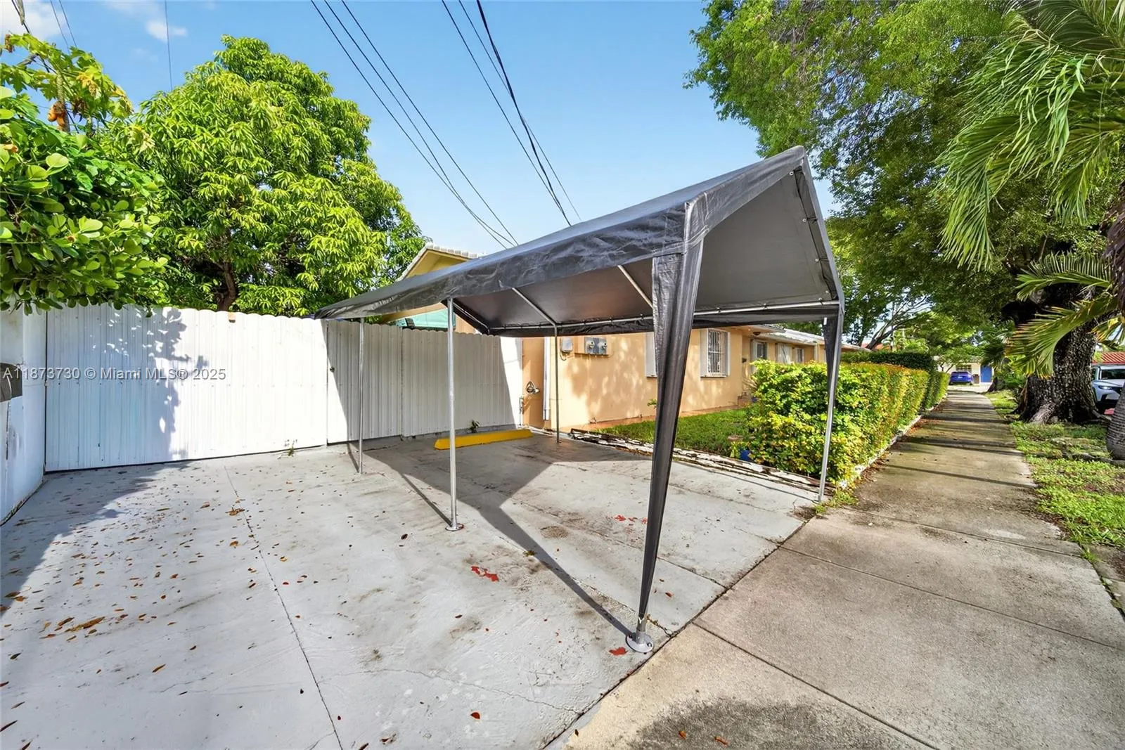 2500 SW 11th St