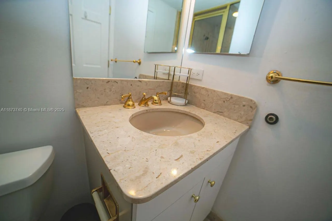 19237 Fisher Island Dr, #19237