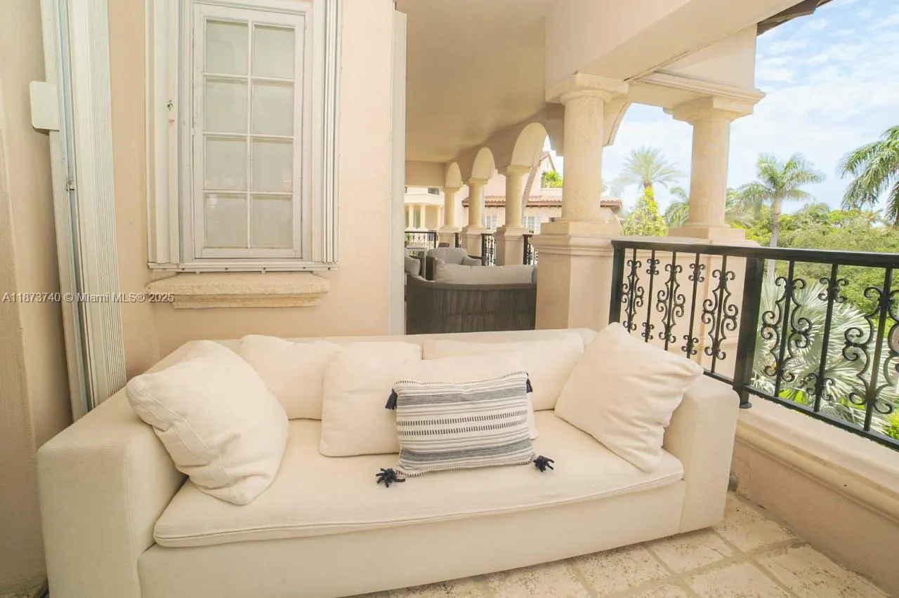 19237 Fisher Island Dr, #19237