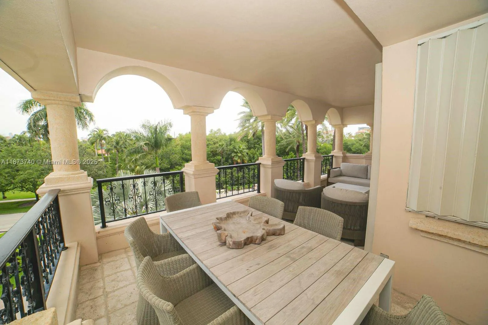 19237 Fisher Island Dr, #19237