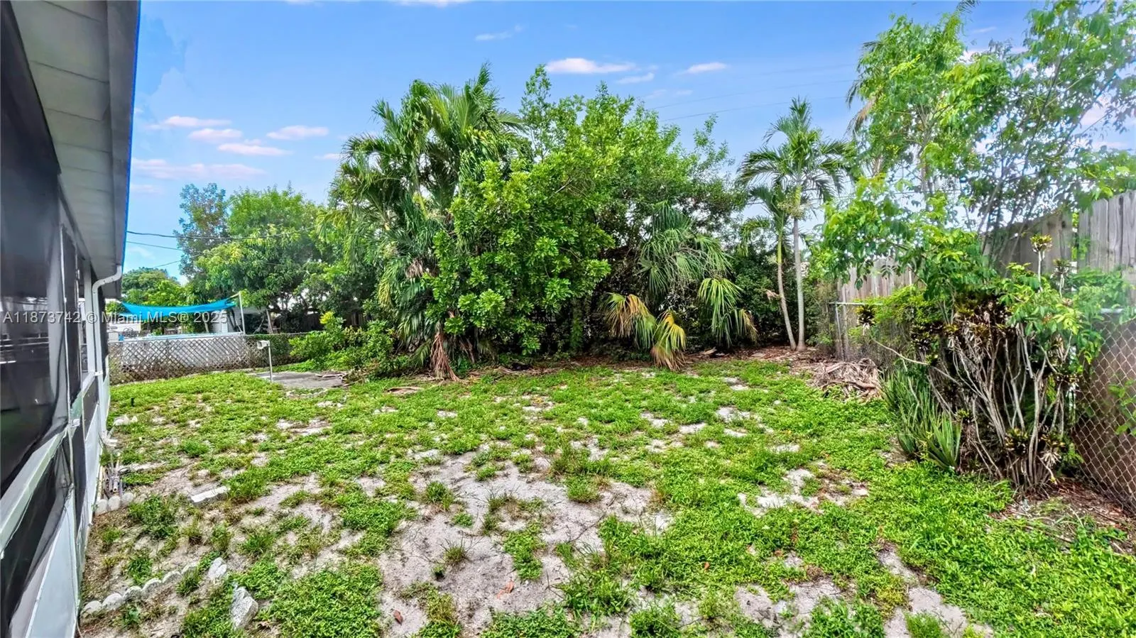 410 NW 52 St
