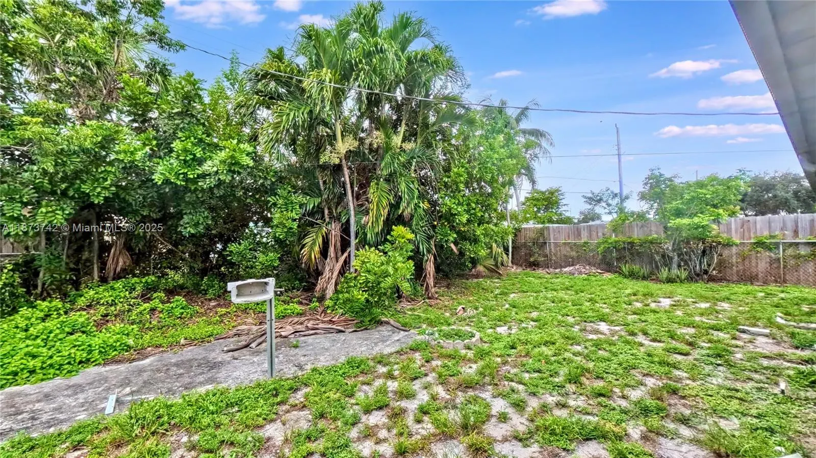 410 NW 52 St