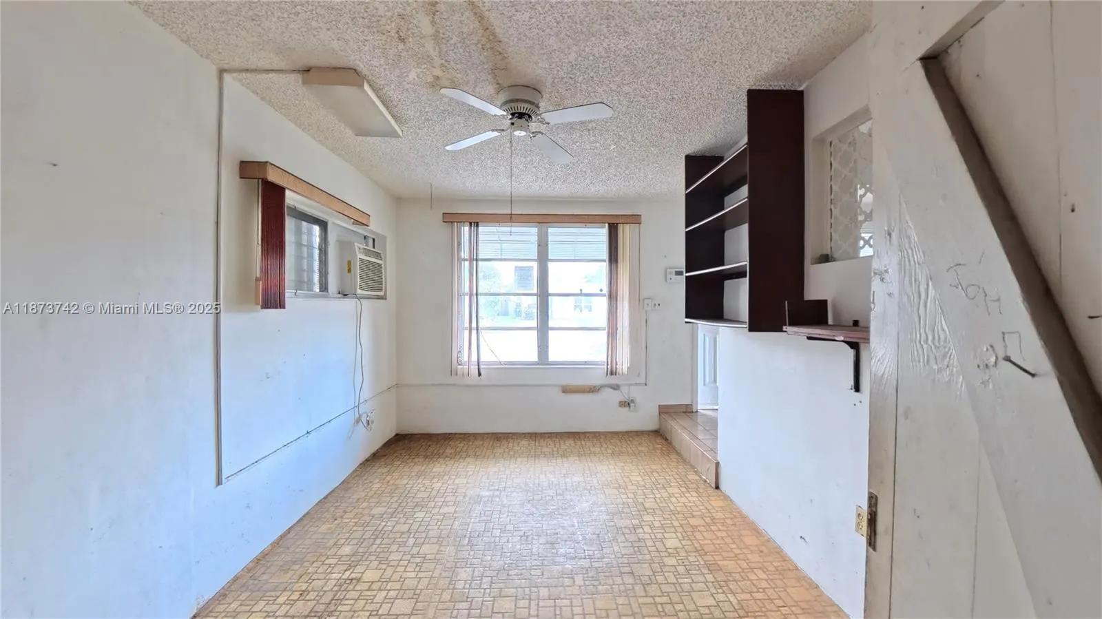 410 NW 52 St