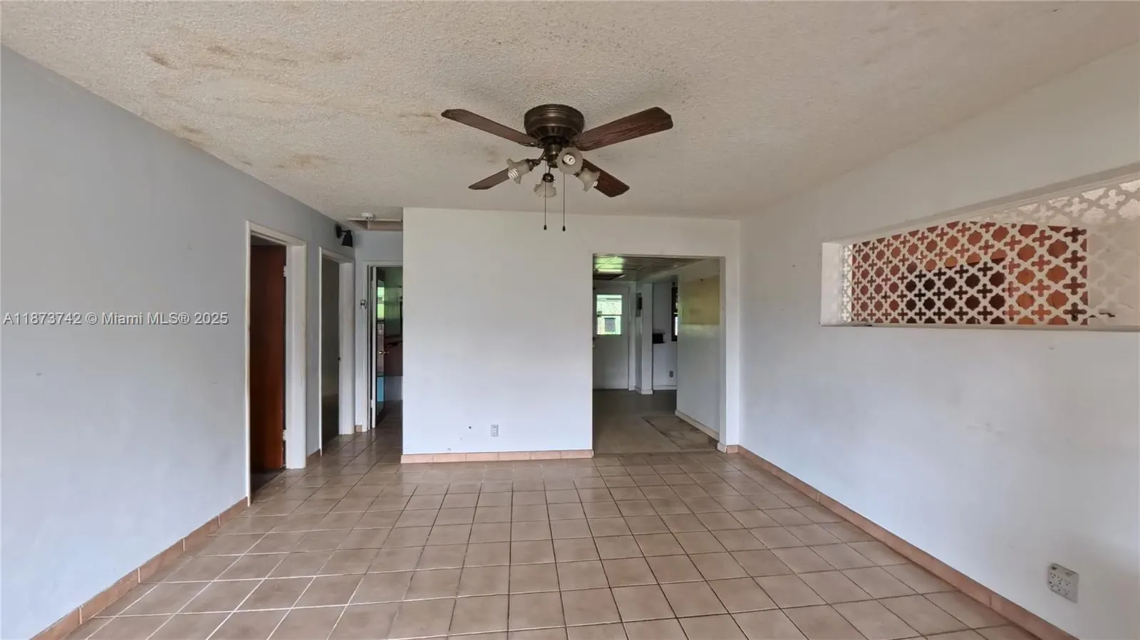 410 NW 52 St