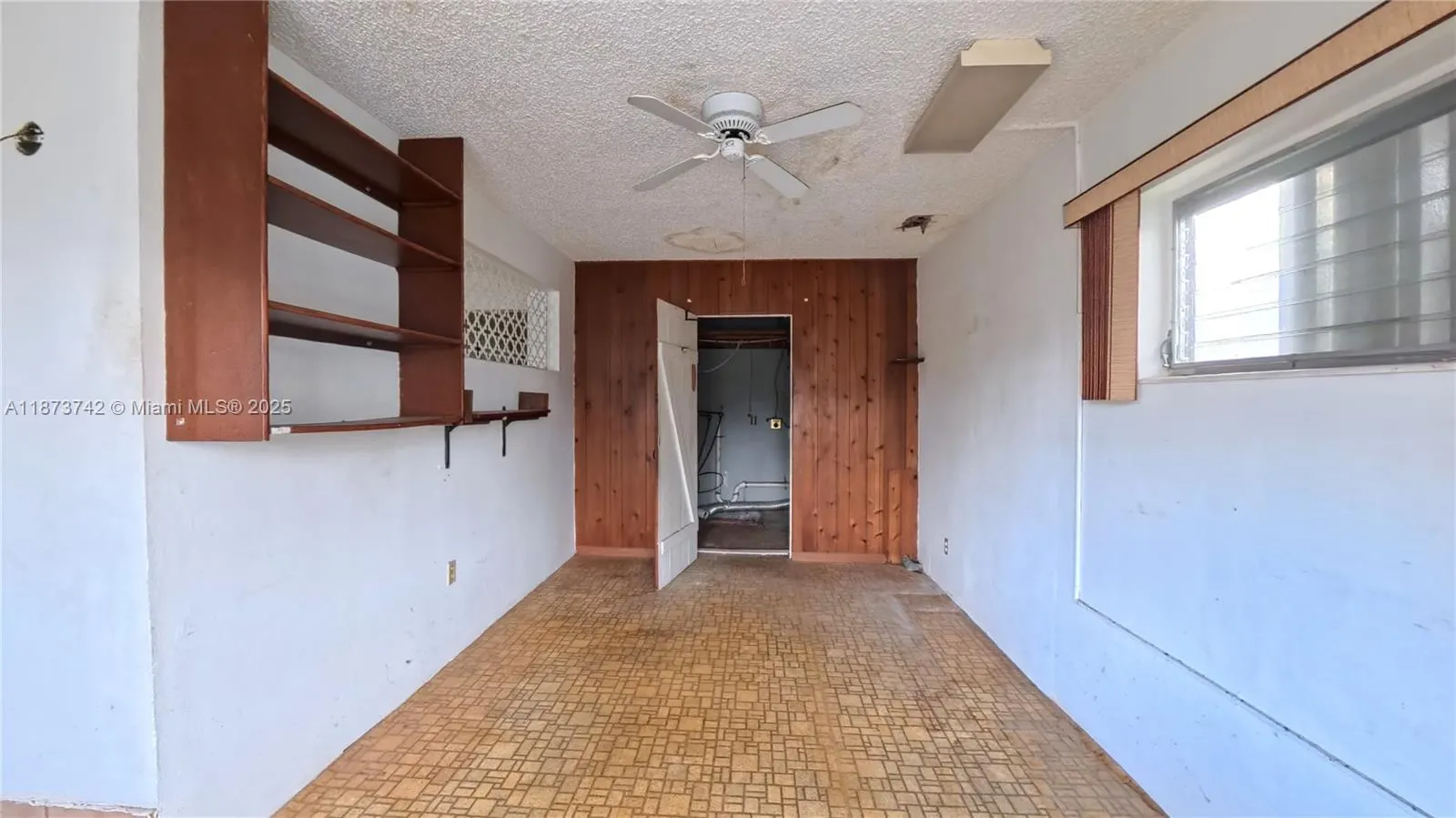 410 NW 52 St
