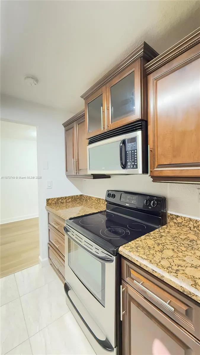 7121 Miami Lakes Dr, #Q8