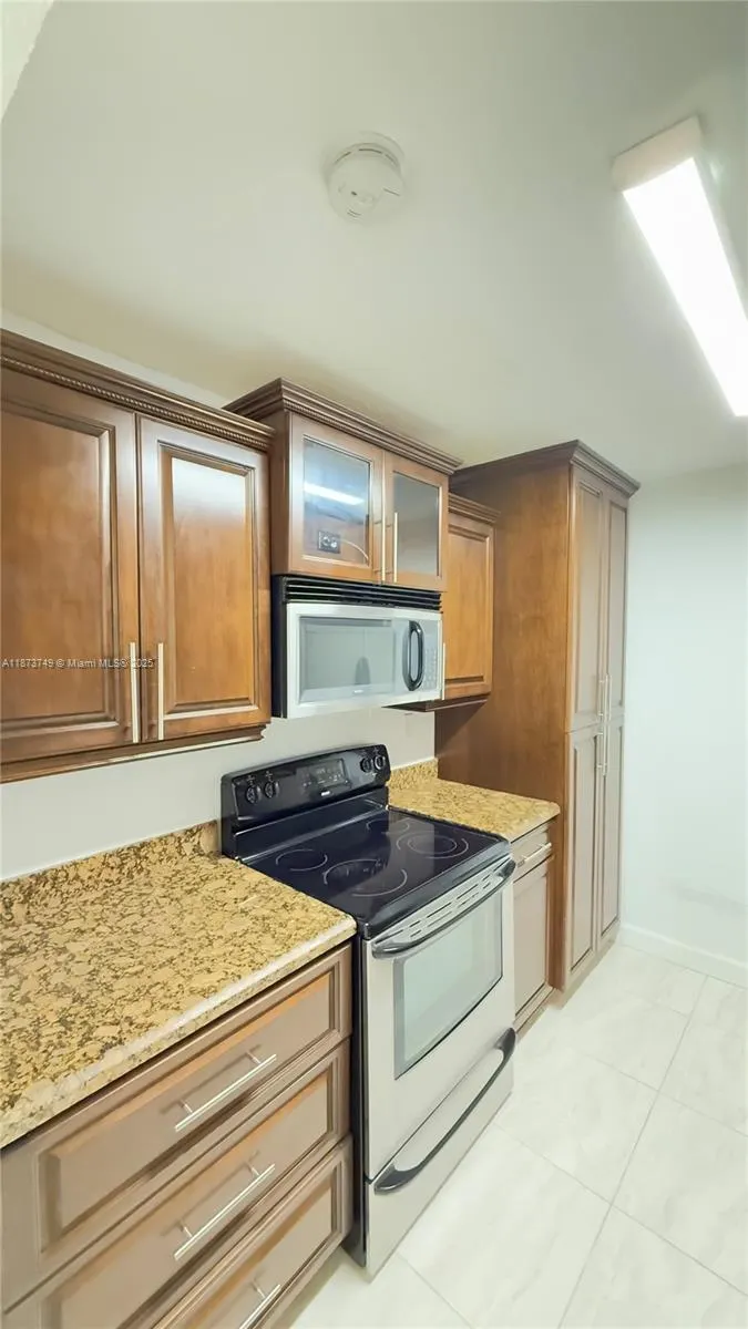 7121 Miami Lakes Dr, #Q8