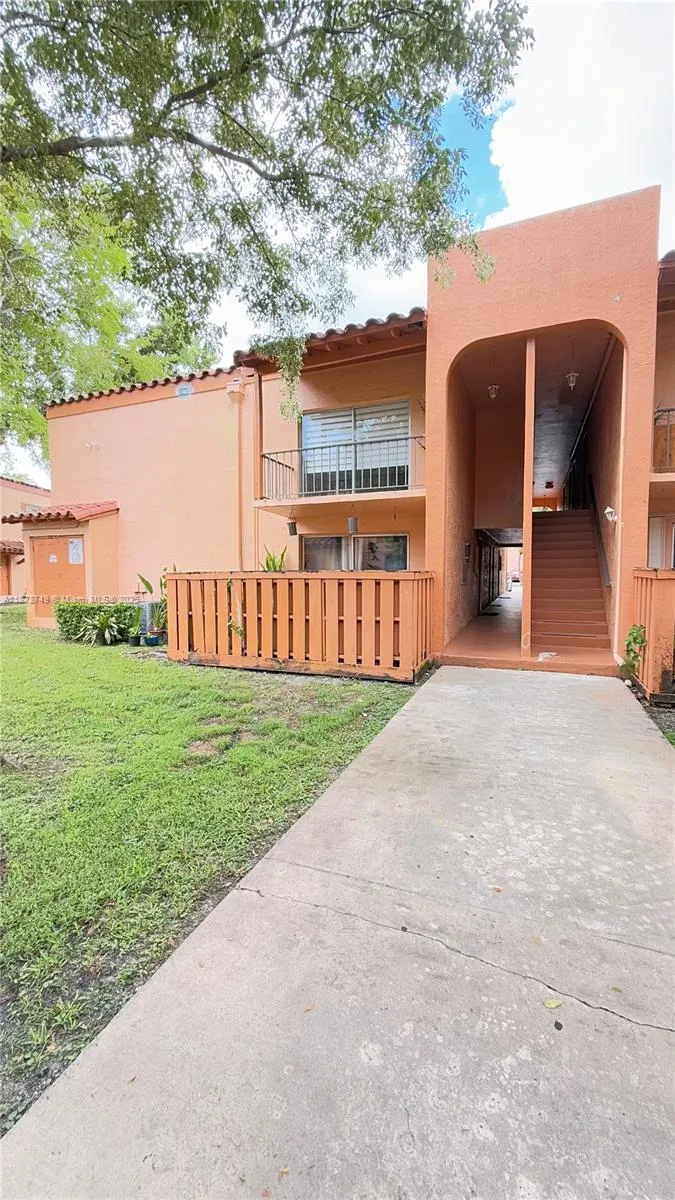 7121 Miami Lakes Dr, #Q8