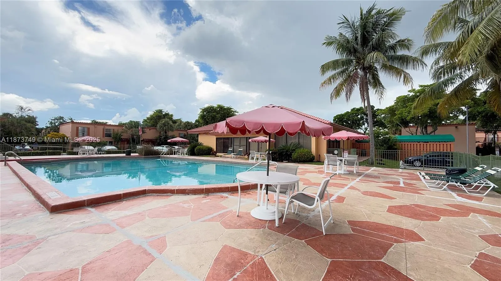 7121 Miami Lakes Dr, #Q8