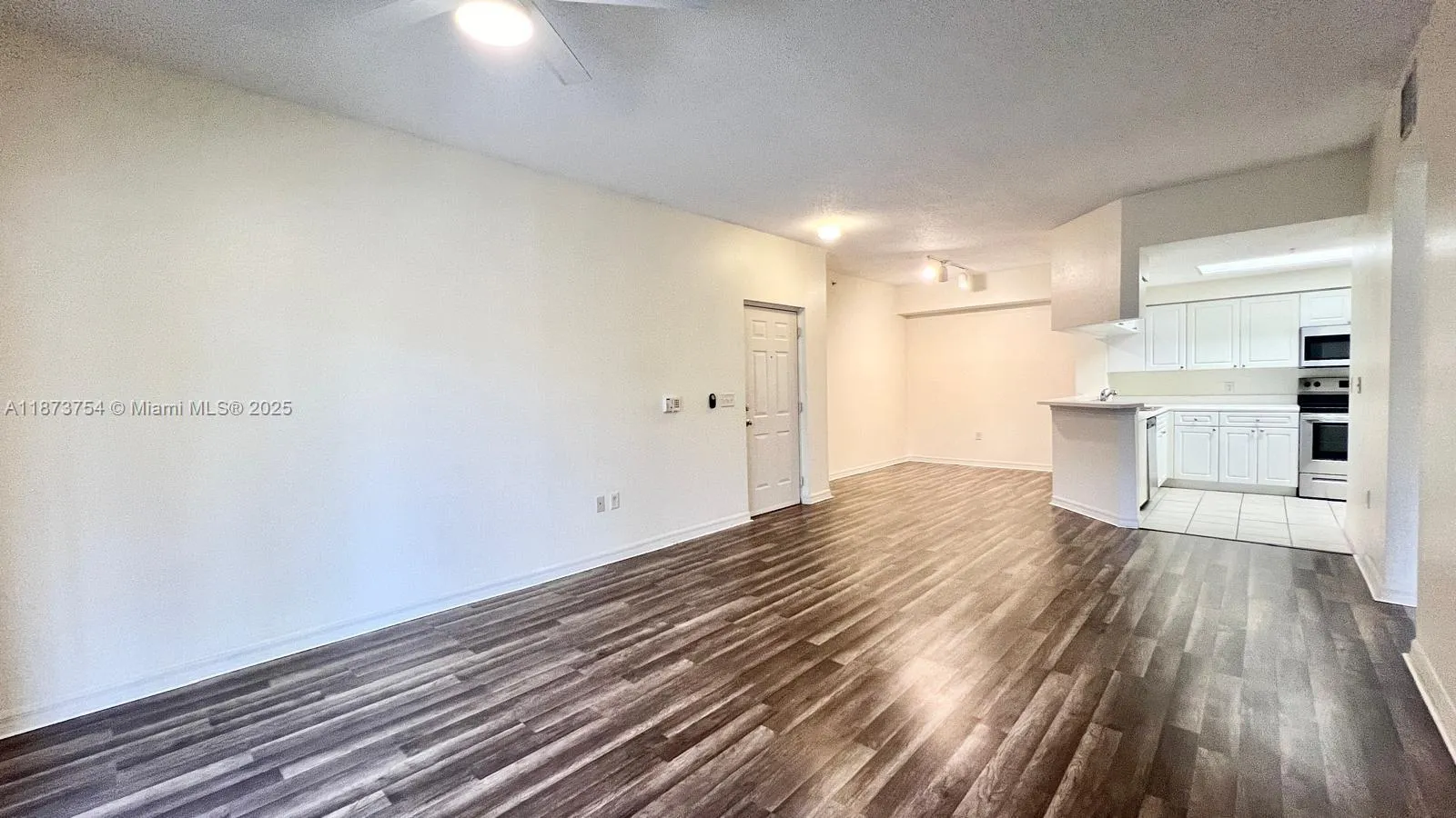 3019 Alcazar Pl, #202