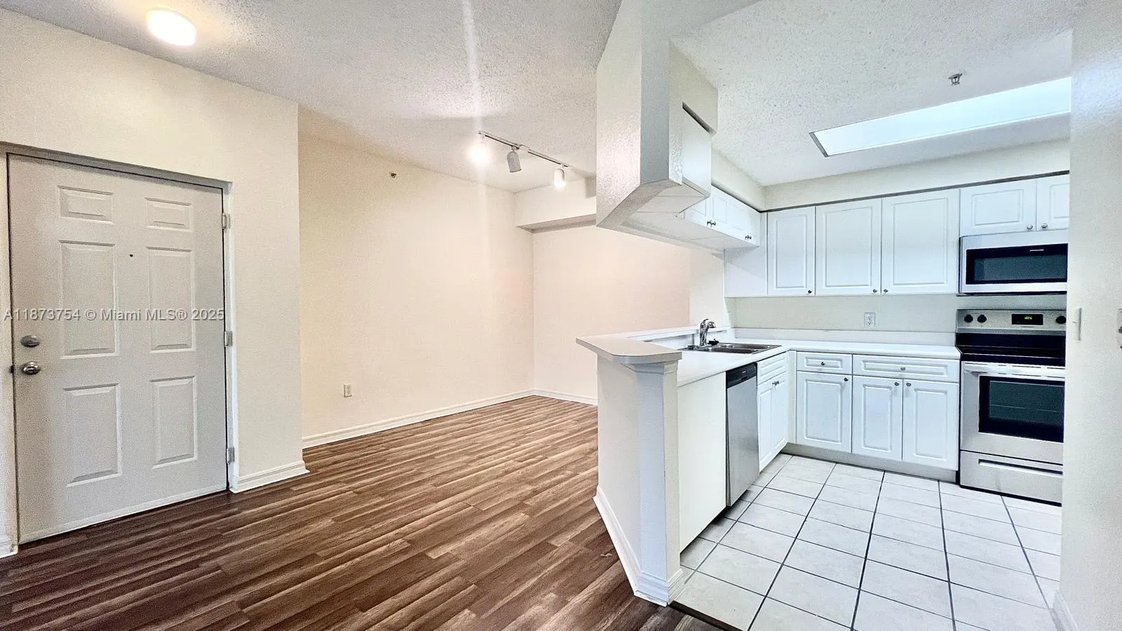 3019 Alcazar Pl, #202