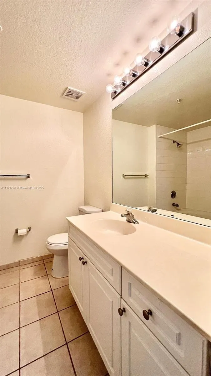 3019 Alcazar Pl, #202