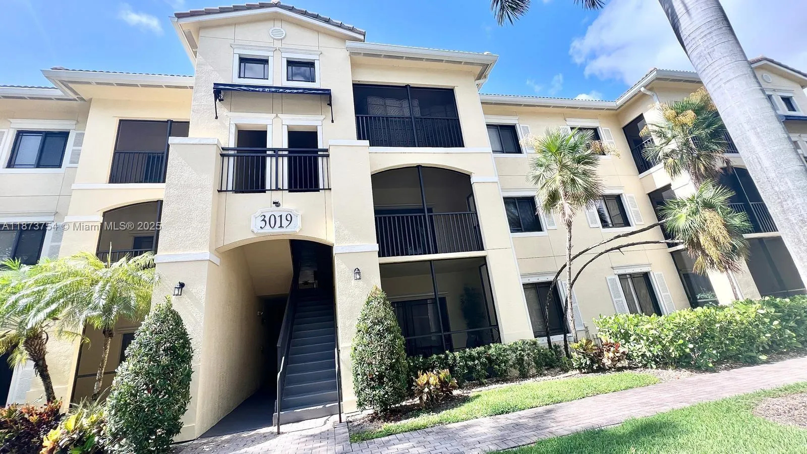 3019 Alcazar Pl, #202