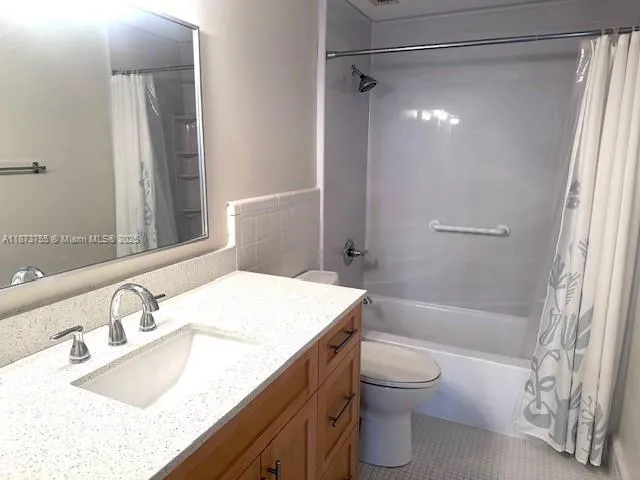 1700 NE 105th St, #505