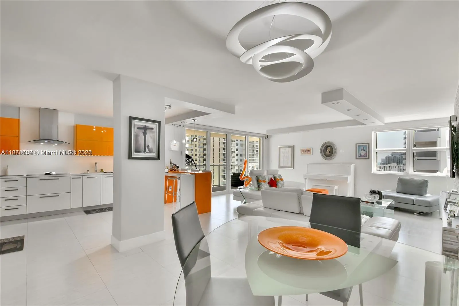 5750 Collins Ave, #14A