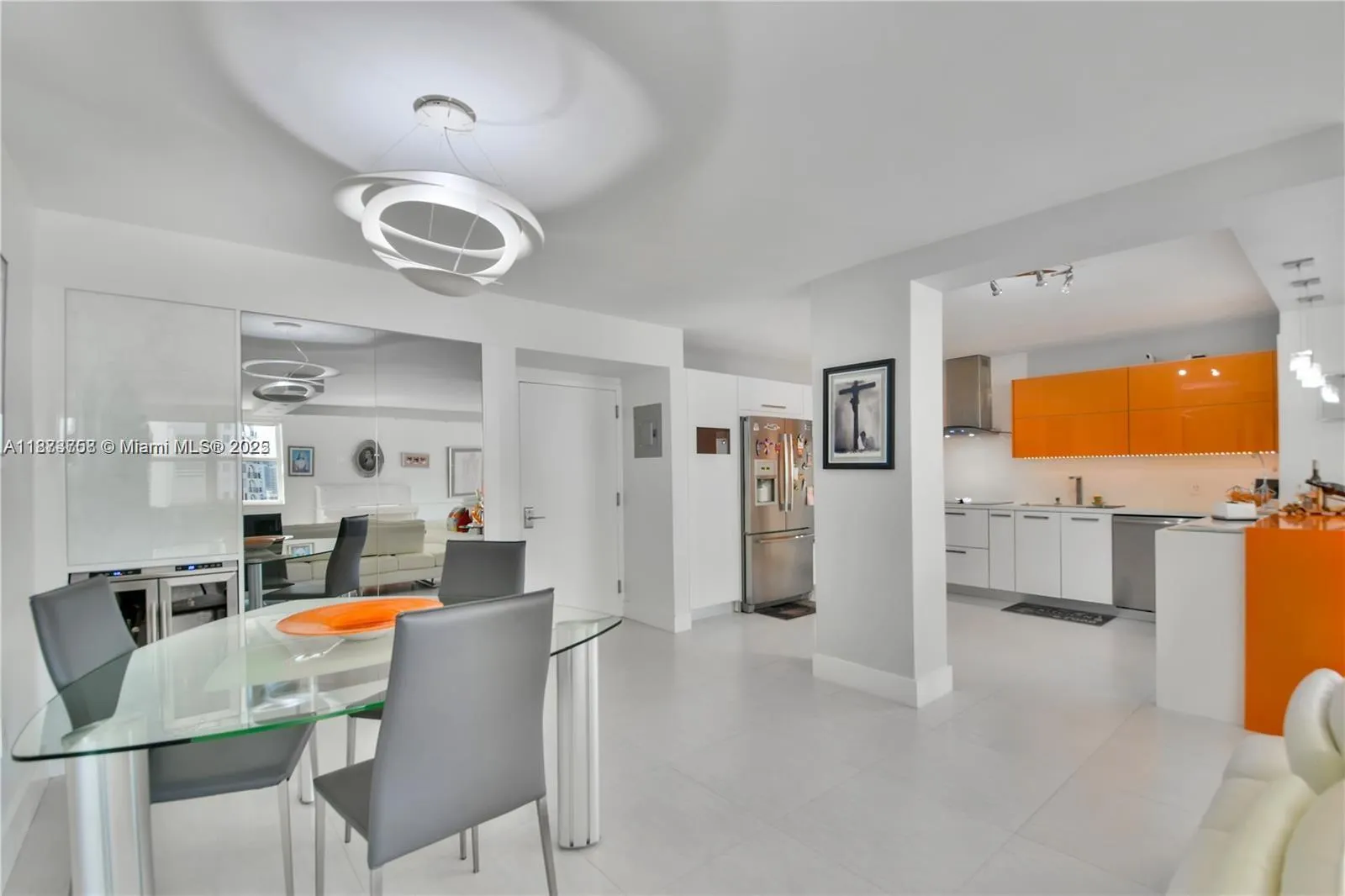 5750 Collins Ave, #14A