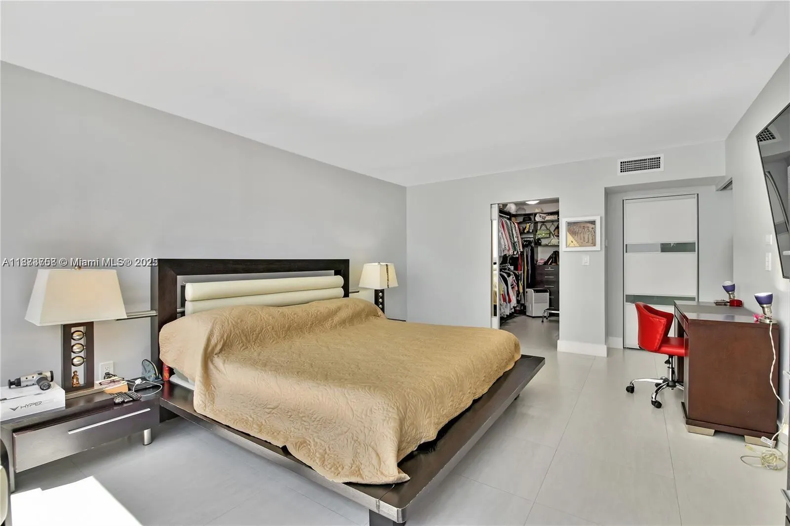 5750 Collins Ave, #14A