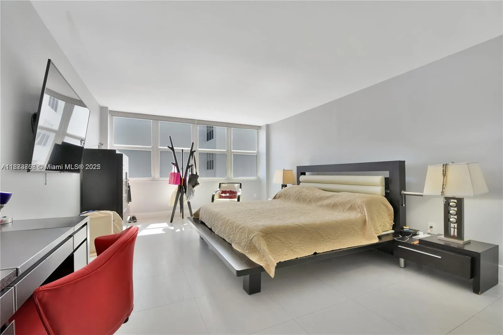 5750 Collins Ave, #14A