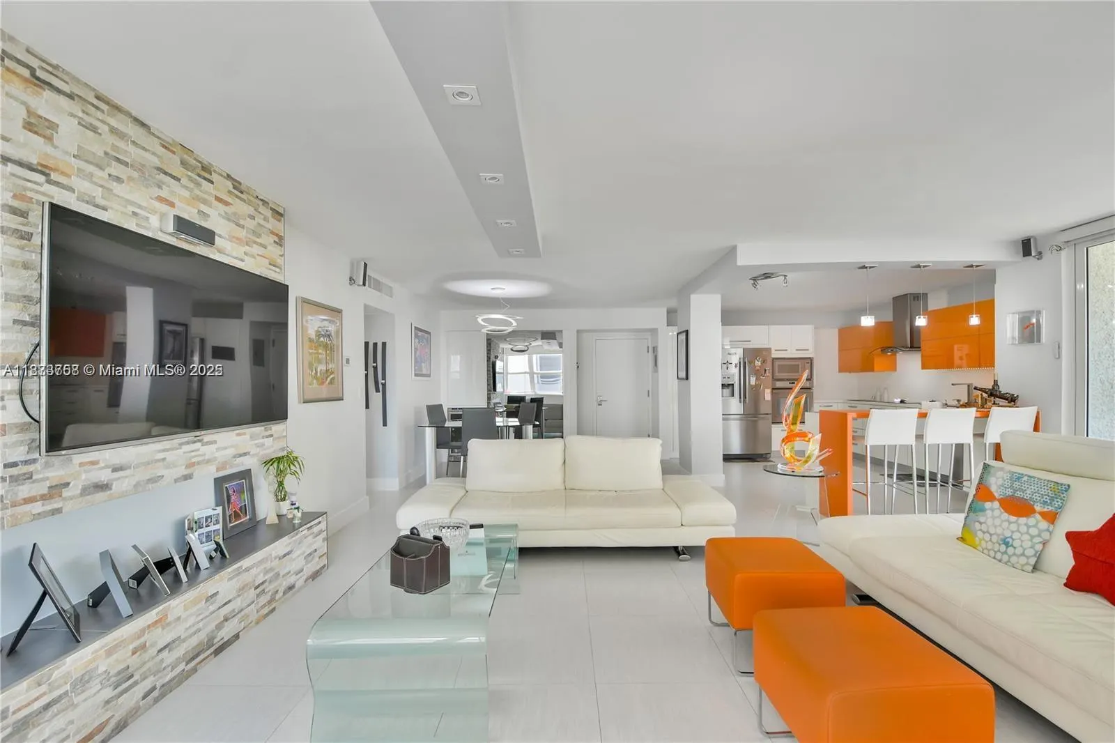 5750 Collins Ave, #14A