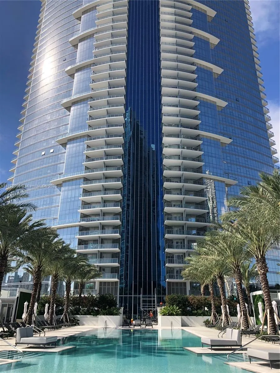 851 NE 1st Ave, #4906