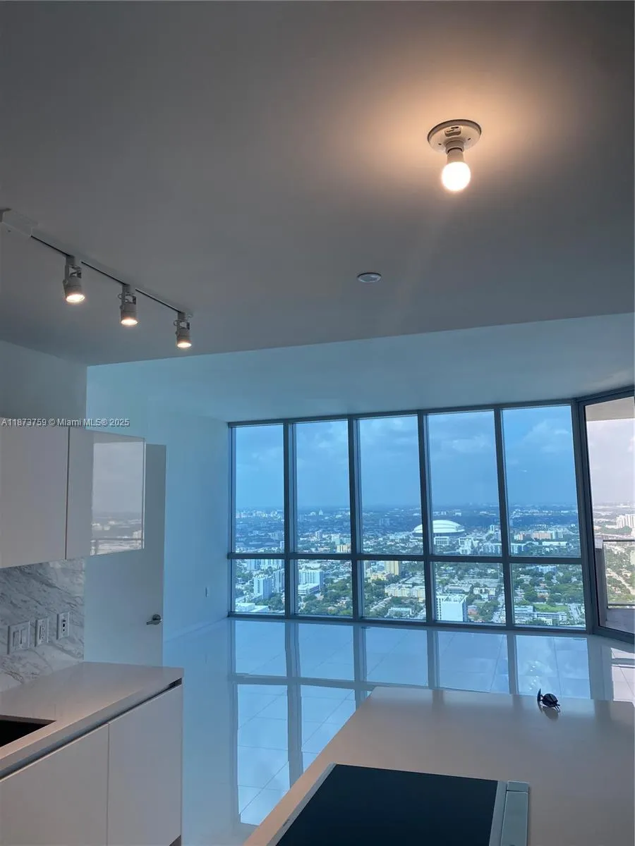 851 NE 1st Ave, #4906