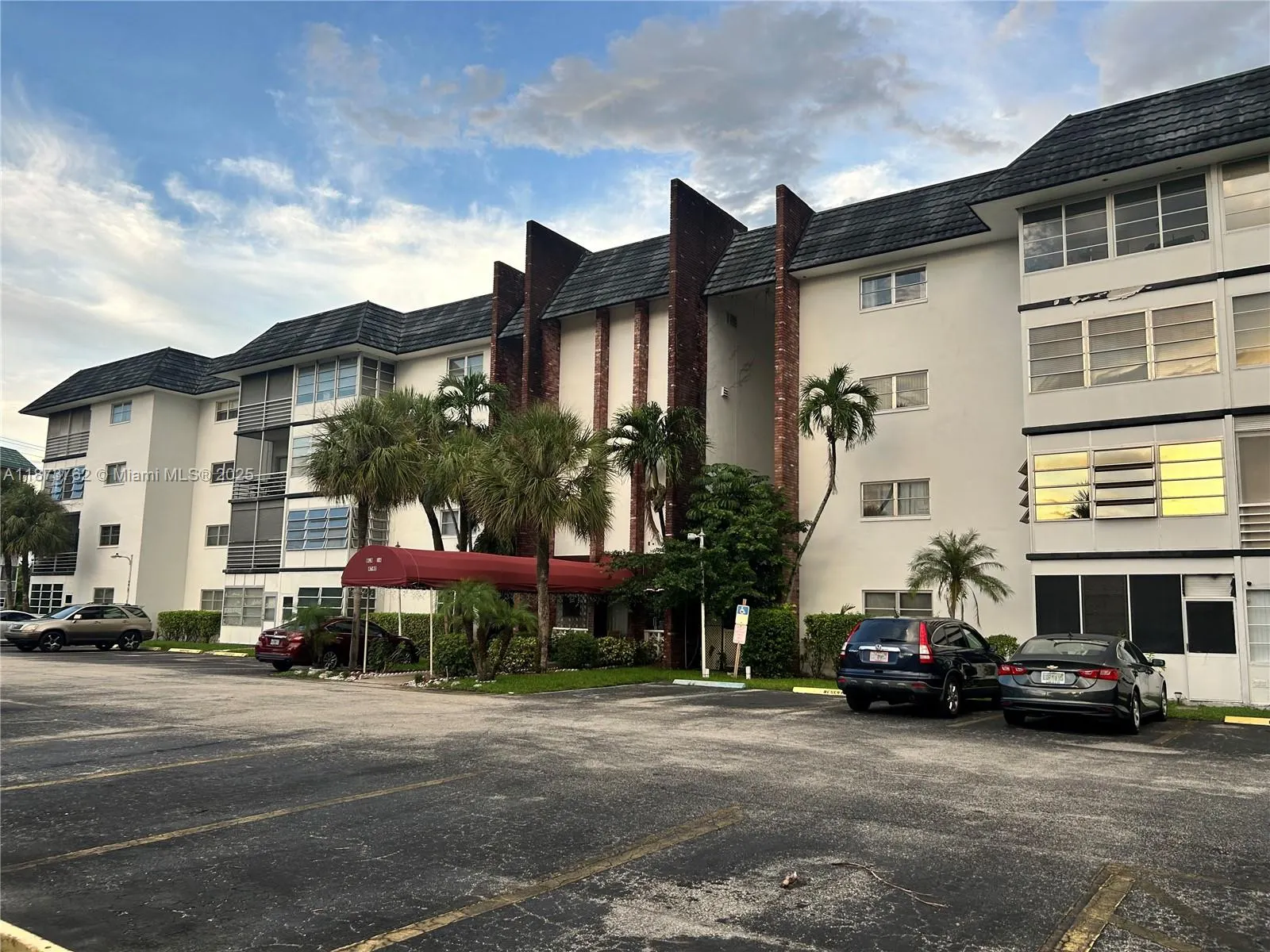 4740 NW 21st St, #306