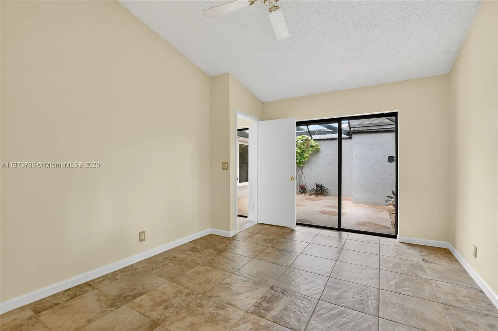 4843 NW 22nd St, #4157