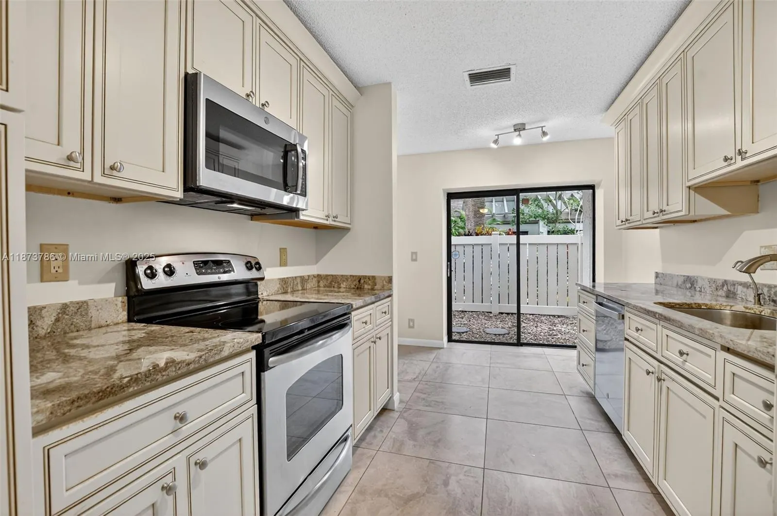 4843 NW 22nd St, #4157