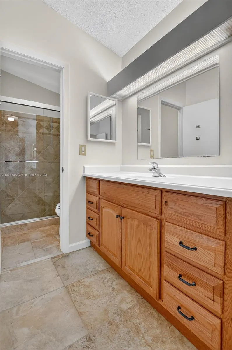 4843 NW 22nd St, #4157
