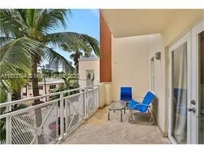 1005 8th St, #PH-2